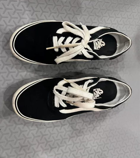 vans帆布鞋  正品 感兴趣的话点“我想...