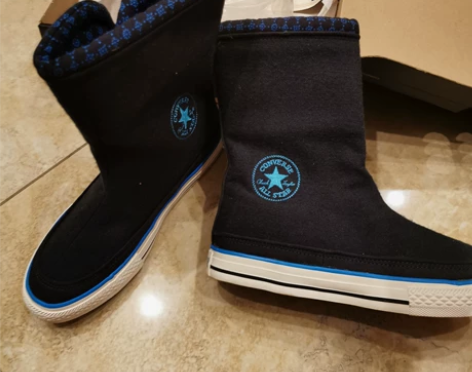 36码，棉夹匡威高帮轻便胶鞋，侧面有粘扣，...