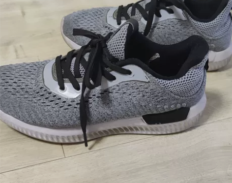 特步运动鞋，41码 感兴趣的话点“我想要”...