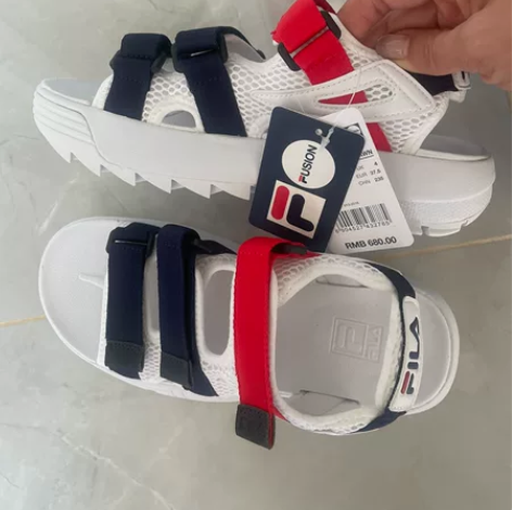 斐乐 女凉鞋 全新 专柜正品支持验货 感兴...