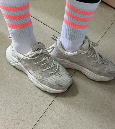 出一双斐乐的鞋子，原价五百多买的 便宜16...