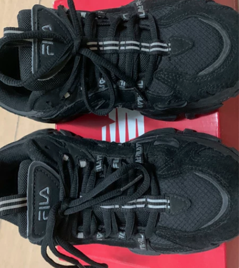 斐乐黑色鱼刺老爹鞋 38码闲置出 得物购入...