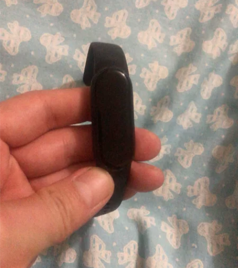 小米手环5nfc裸机+充电线。成都十陵客运...