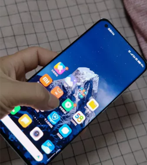 自己用的小米11u,12+512高通骁龙8...