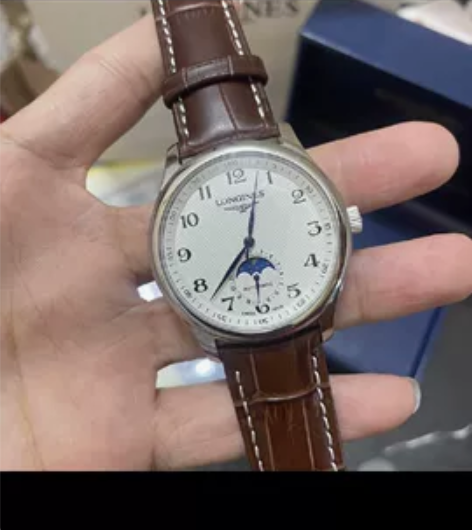 闲置浪琴名匠多功能自动男表蓝宝石镜面,日历星辰 月相,日历功... 闲置浪琴名匠多功能自动男表蓝宝石镜面,日历星辰 月相,日历功...