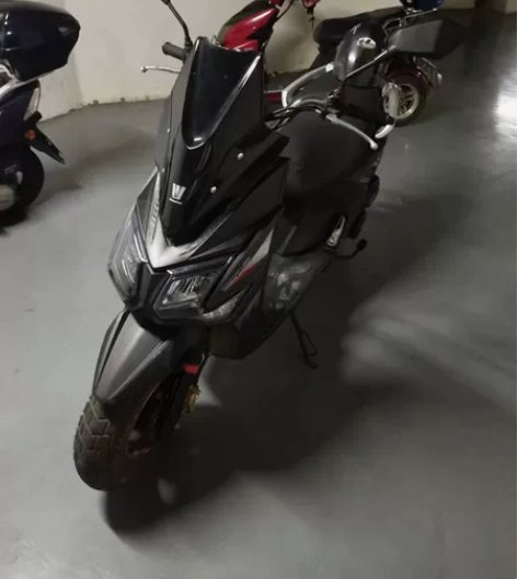 豪爵黑金刚150T，（手续齐全可以过户）2...