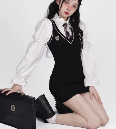 少也眼大一新生学院风JK连衣裙美式包臀裙辣...