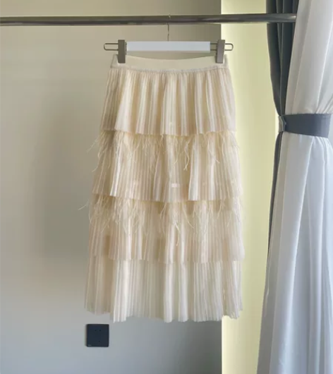 全新,杏色层次重工蛋糕裙,AB面,前面带羽...