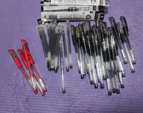 34支中性笔+31根笔芯！！ 10支巨能写...