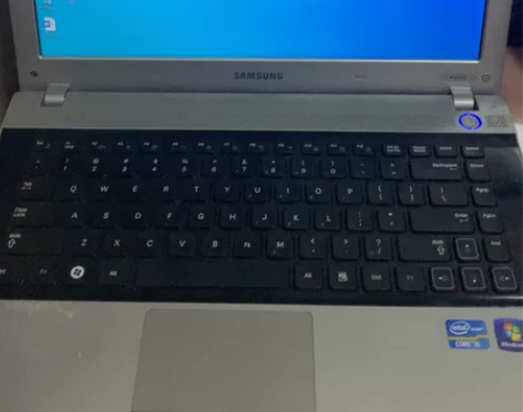 三星rv415,没有光驱,无电池插电使用。...