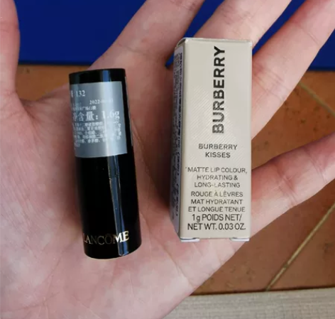 兰蔻和博柏利的口红小样 买粉底液送的，全新...