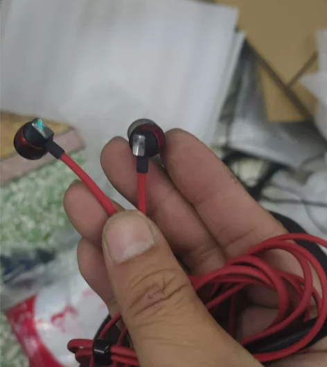 森海塞尔cx300s 插头成色有点旧，带麦...