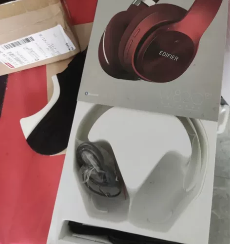 漫步者W820BT 基本上没怎么用，时间长...