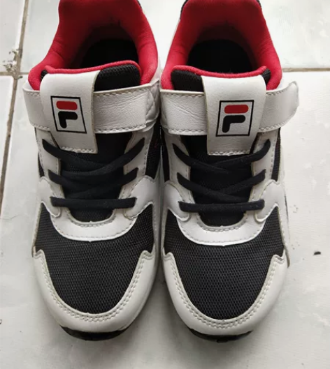 斐乐男童秋冬款30码，九成新，内长19.3...