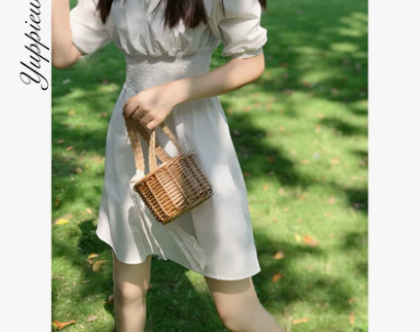 2019夏新款法式小众复古方领纯白短裙连衣...