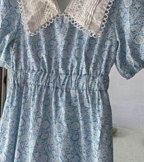 明星赵露思同款碎花娃娃领连衣裙女春夏法式赫...