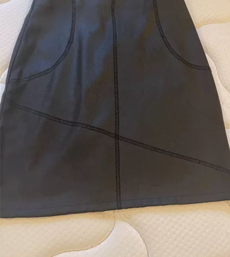 黑色一步裙,腰围64,包邮。 感兴趣的话点...