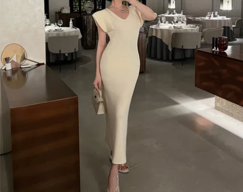 名媛御姐风针织无袖V领连衣裙女早秋新款梨形...