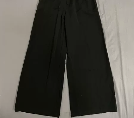 高腰阔腿裤 面料丝滑垂直感十足 感兴趣的话...