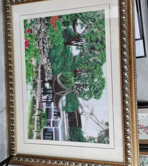 刺绣画，宽81.5厘米，高61厘米，基本全...