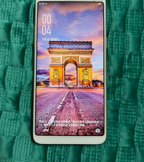 OPPO A73，妈妈用过的旧手机，左上角...