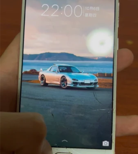 vivox7 4+64g外屏碎裂内屏完好，...