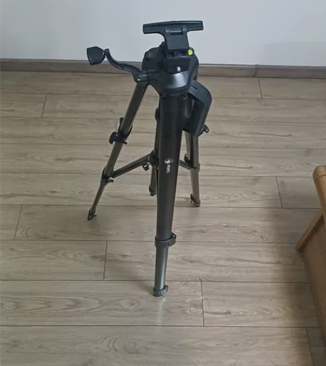 马利的画架G10108 非常新 有套子 铝合金 挺轻 1斤多... 马利的画架G10108 非常新 有套子 铝合金 挺轻 1斤多...