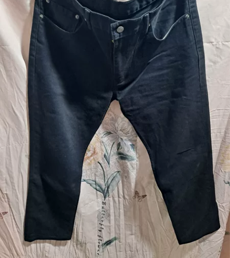 李威斯男士18092B牛仔裤九成新正品 感...