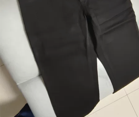 虎都牛仔裤 正品黑色 28 全新闲置便宜出...