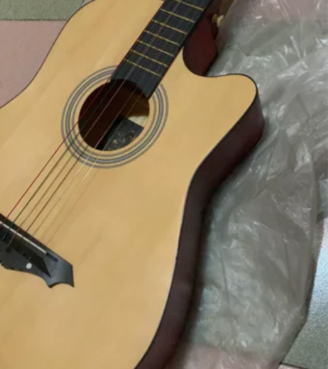 95新的吉他，喜欢的赶紧下手，邮费AA 感...