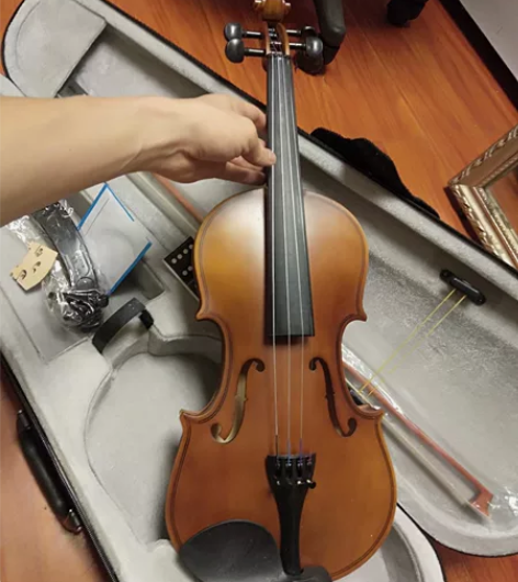 《清店》实木手工小提琴,原价在大几千。音色...
