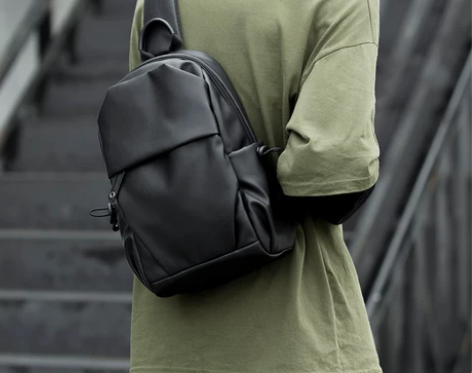 胸包男潮牌时尚潮流单肩斜挎包休闲简约小背包...