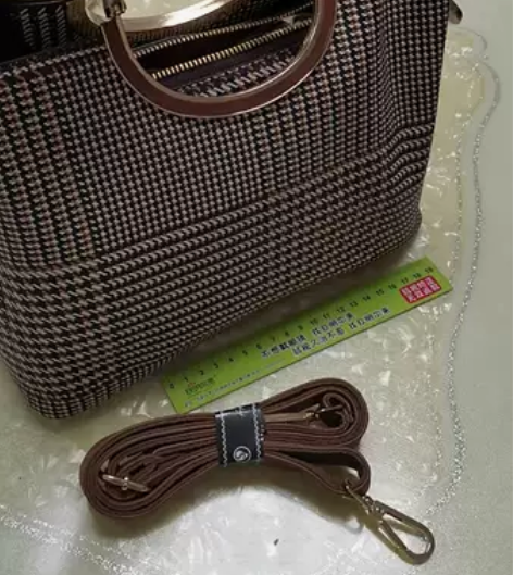 全新女士手提包，长30cm高23cm宽13...