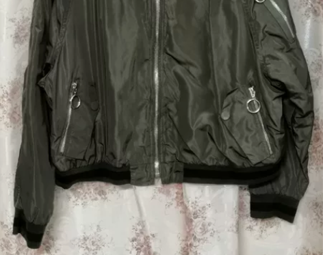 衣服太多了,衣柜挂不下啦,都是品牌的,尺码...