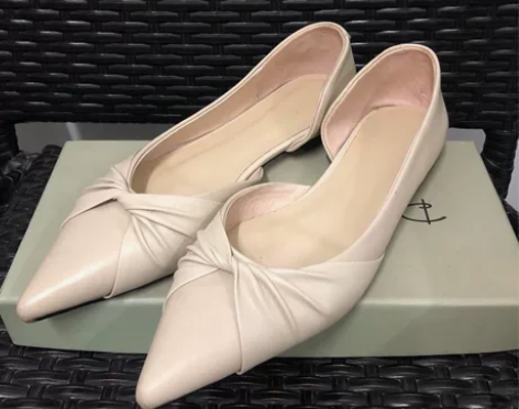 闲置一款履约尖头平底单鞋37码偏小,适合3...