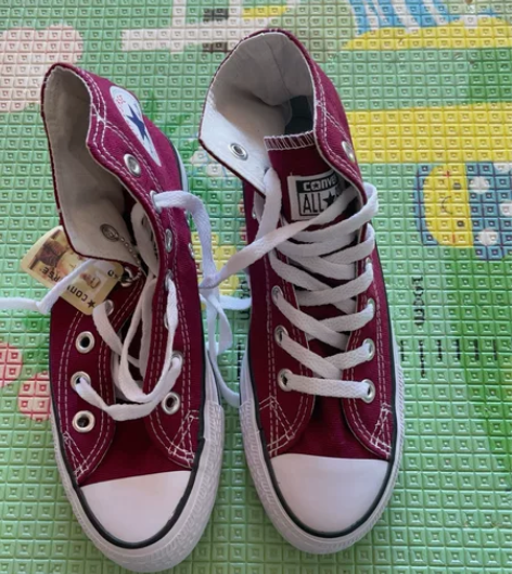 匡威all star酒红高帮35 感兴趣的...