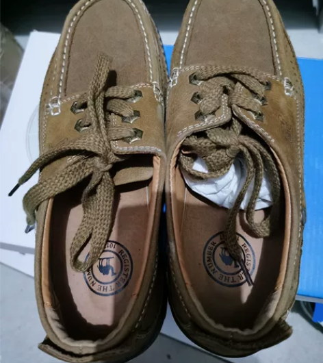 骆驼牌男士皮鞋 42码 基本全新 低价转让...