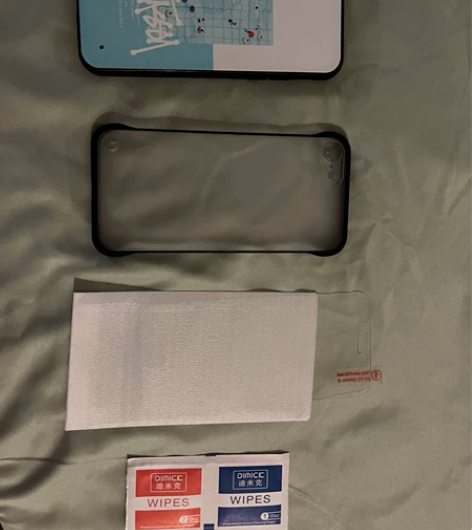 苹果7苹果8手机保护壳 一个半包壳 一个卡...