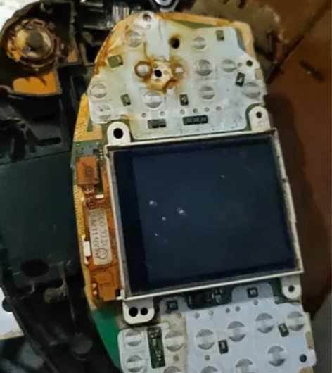 诺基亚ng。配件机两个，没电池没后盖也没面...