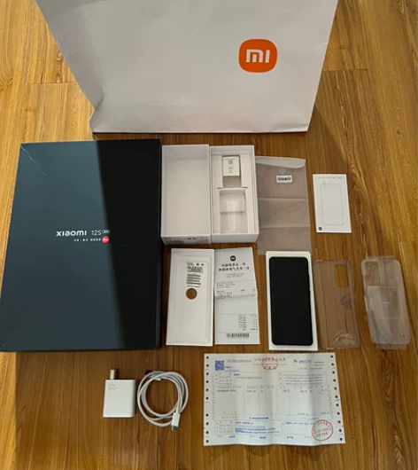 小米12s 8256手机 7月份购于万达小...