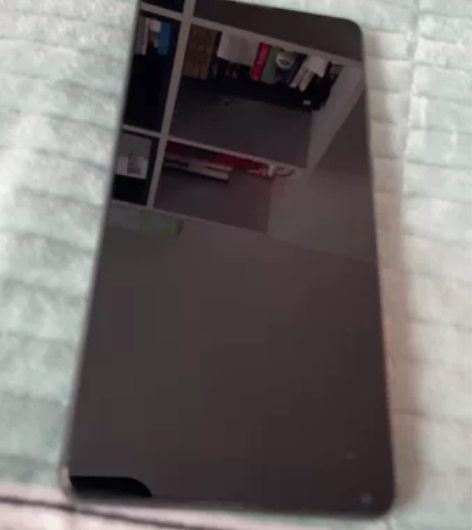 小米mix2s，6+128，黑色，成色如图...