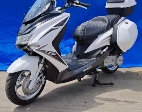 狮吼宏图踏板摩托车150cc燃油车代步车国...