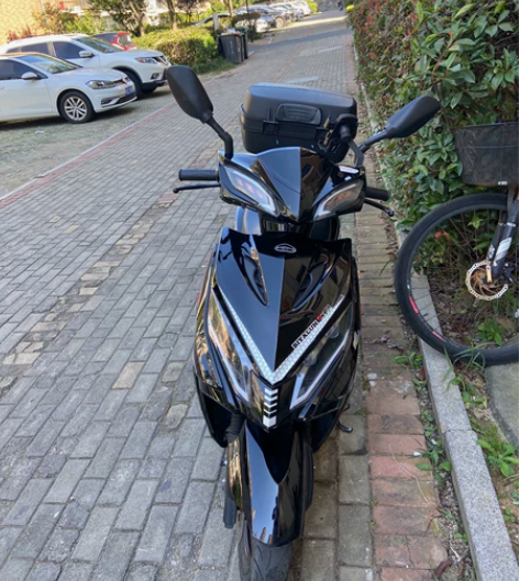 出售2022年的踏板摩托车，3月份的车，买...