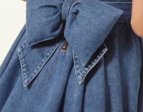 立体蝴蝶结牛仔背带裙收腰女明星同款蓬蓬连衣...