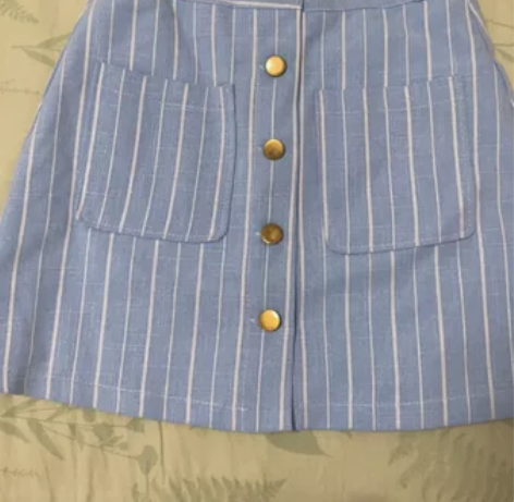 A字裙 颜色好看 95斤以内拍 感兴趣的话...