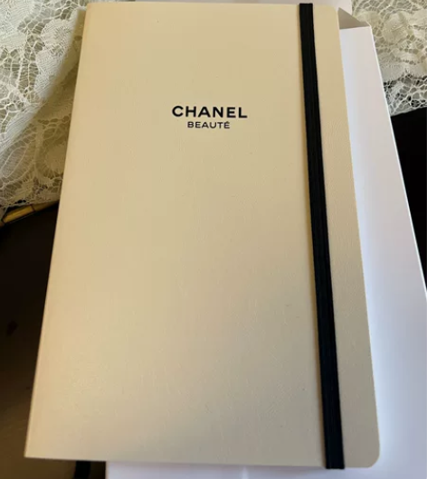香奈儿笔记本记事本一本 闯关礼 三本拆封了...