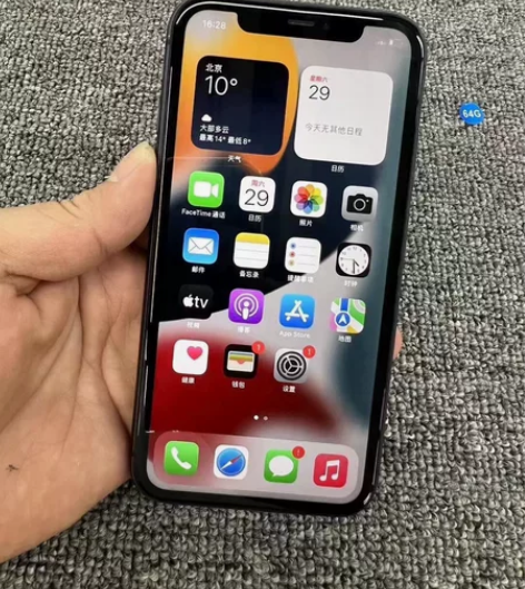 黑色国行苹果11，6.1寸，128g内存，...