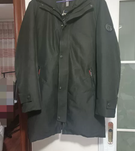 雅鹿男士羽绒服 90白鸭绒，Xl码，9成新...