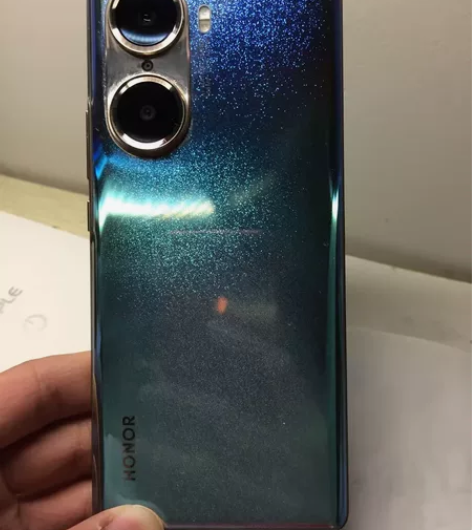 荣耀60，8+128，京东买的自用，充电器...