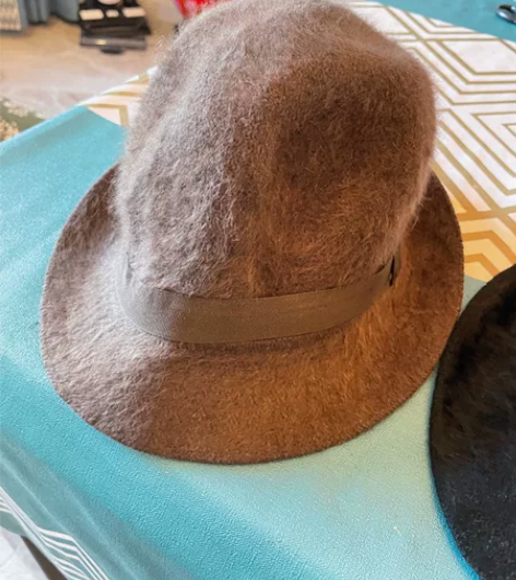 闲置倒地方，全部羊毛礼帽，15块一个，打包...